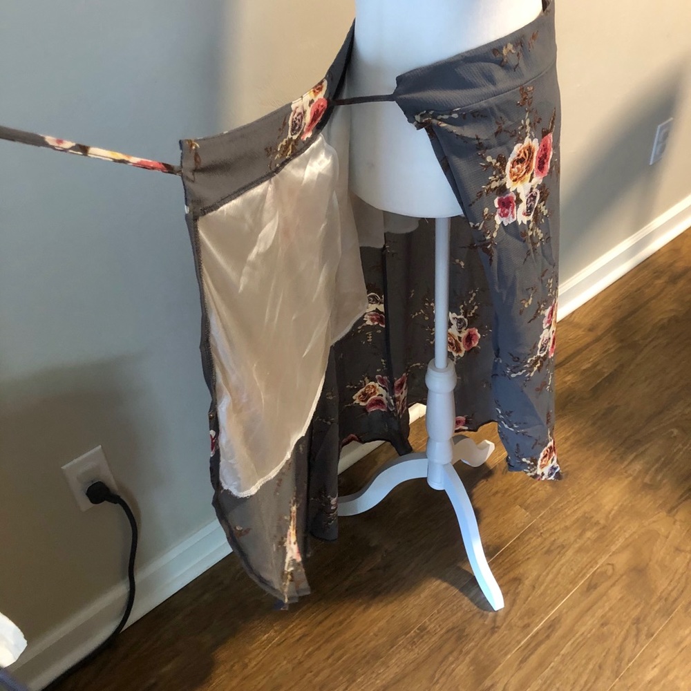 NWOT Slimming Floral Long Wrap Around Skirt - Picture 9 of 16